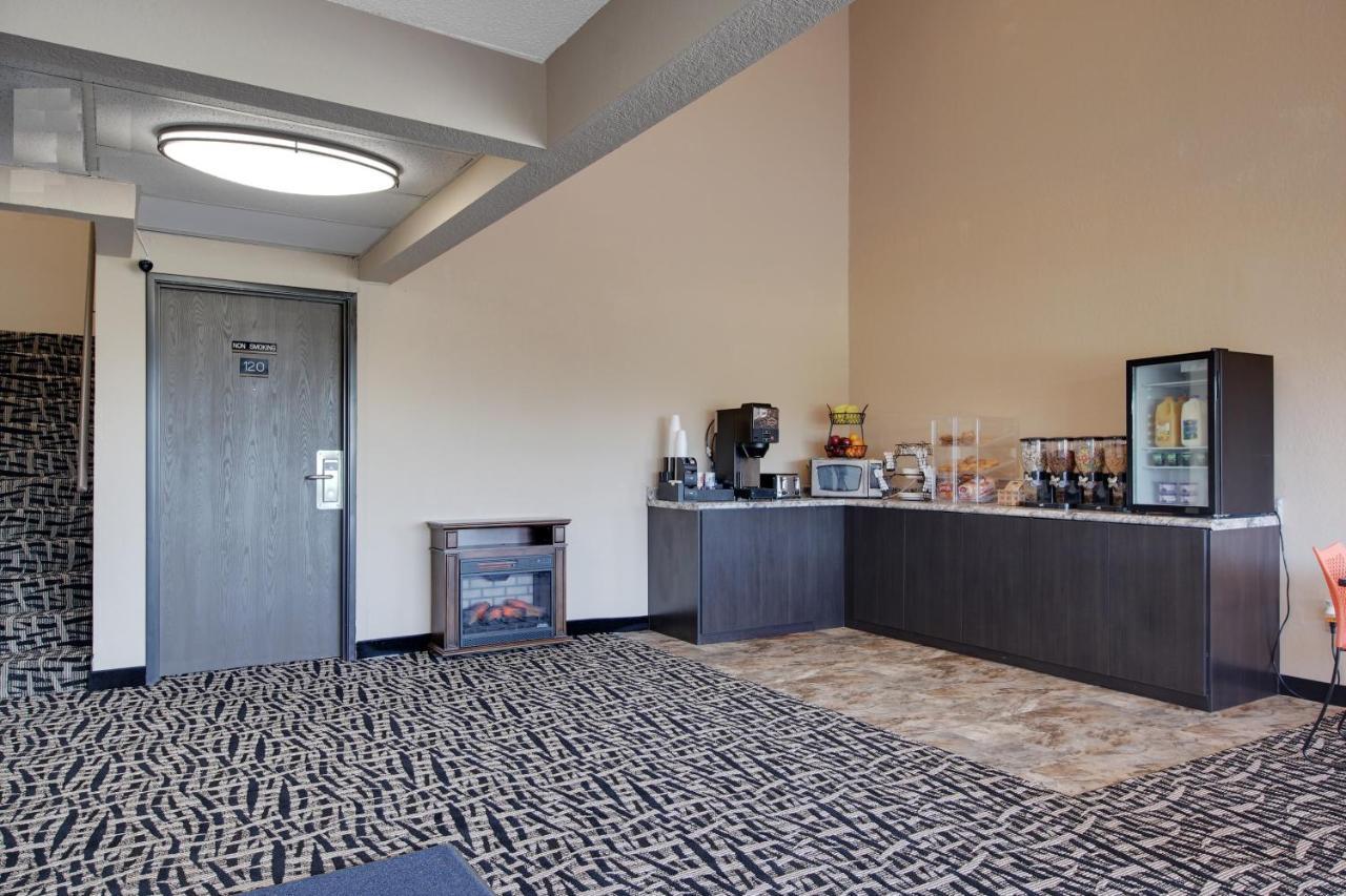 Americas Quality Inn & Suites - Finlayson Eksteriør billede
