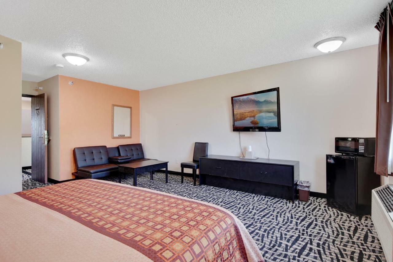 Americas Quality Inn & Suites - Finlayson Eksteriør billede